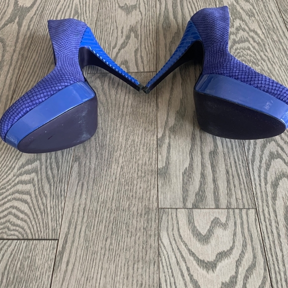 Beautiful Rachel Roy Blue Textured Pumps 😍💙 - Picture 8 of 9